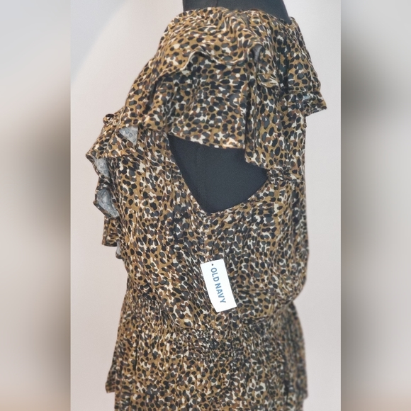 NWT Waist-Defined Ruffle-Trim Top ( SIZE M) - Picture 11 of 11